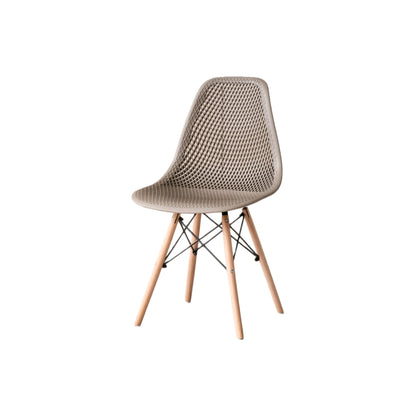 Silla Aira, Color Taupe, con Espaldar y Patas en Madera, en ambiente