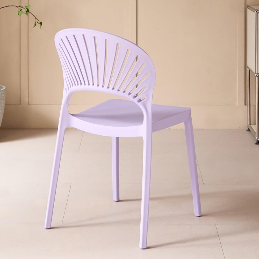 Silla Paraíso, Color Lila, con Espaldar y Diseño Moderno, en ambiente