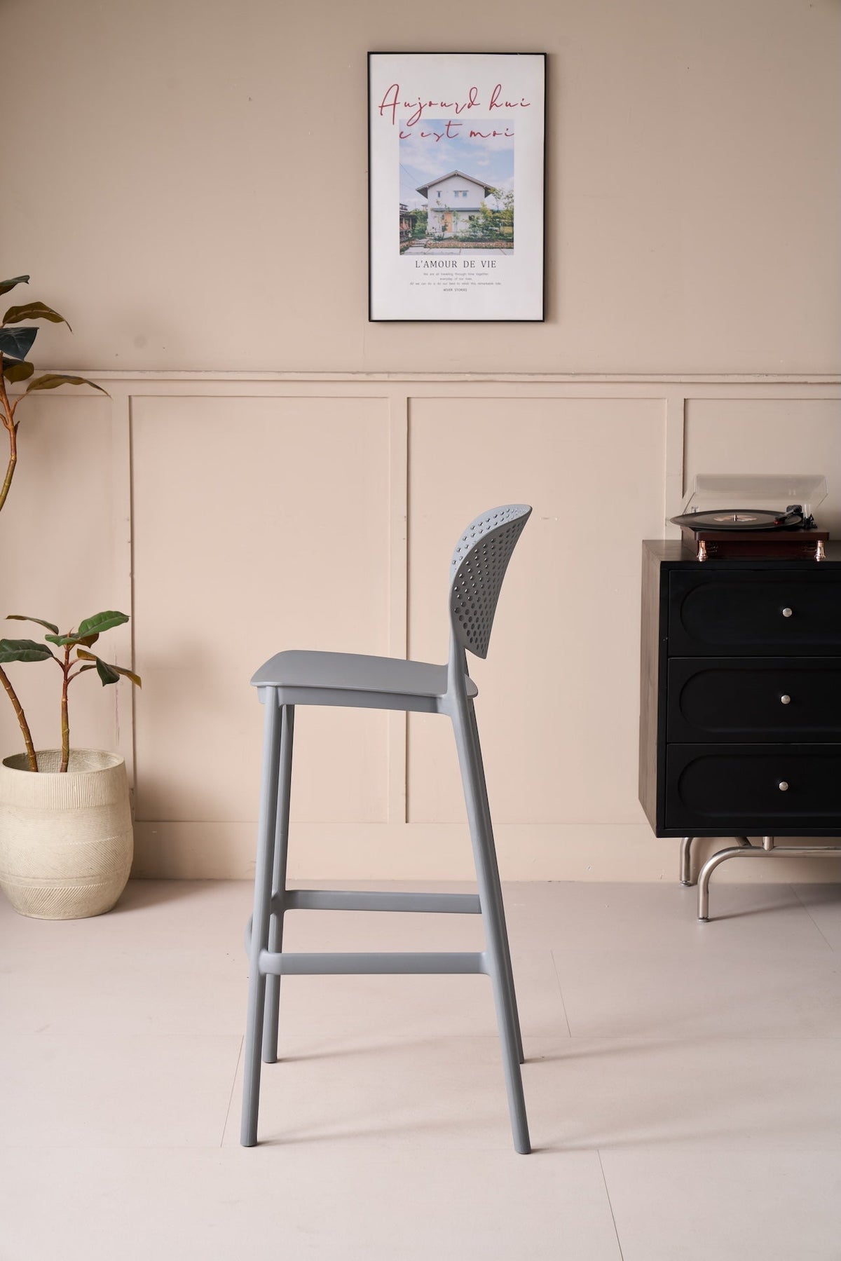 Silla para Bar Río, Color Gris Oscuro, Diseño Moderno, vista lateral