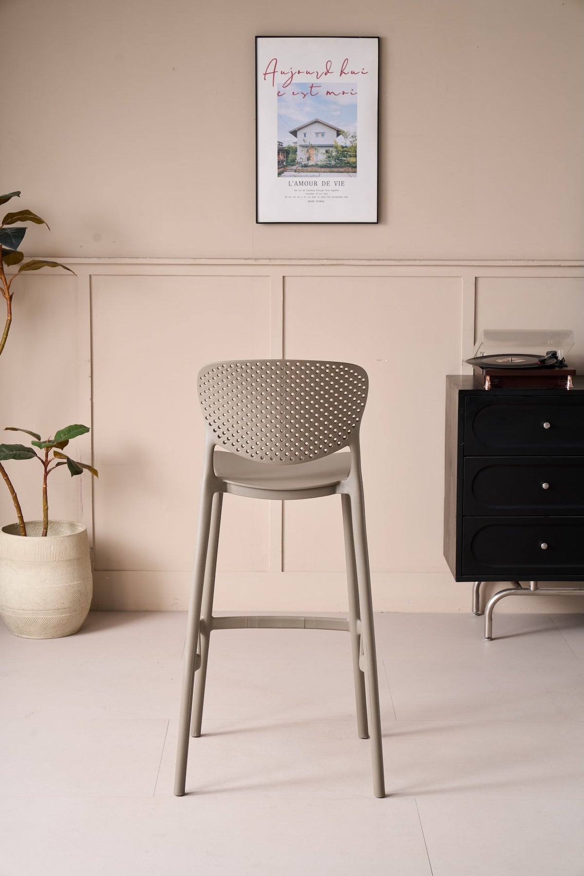 Silla para Bar Río, Color Taupe, Diseño Moderno, detalle