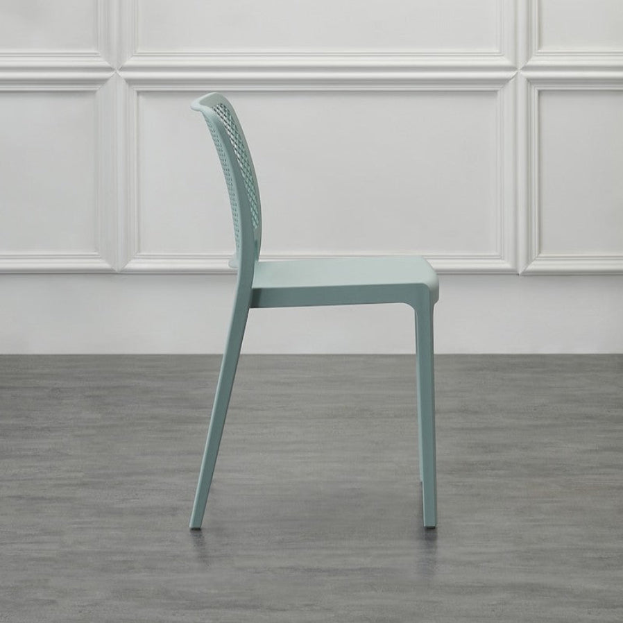 Silla Manhattan, Azul Claro, con Espaldar en Rejilla y Diseño Minimalista