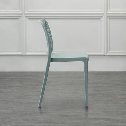 Silla Manhattan, Azul Claro, con Espaldar en Rejilla y Diseño Minimalista