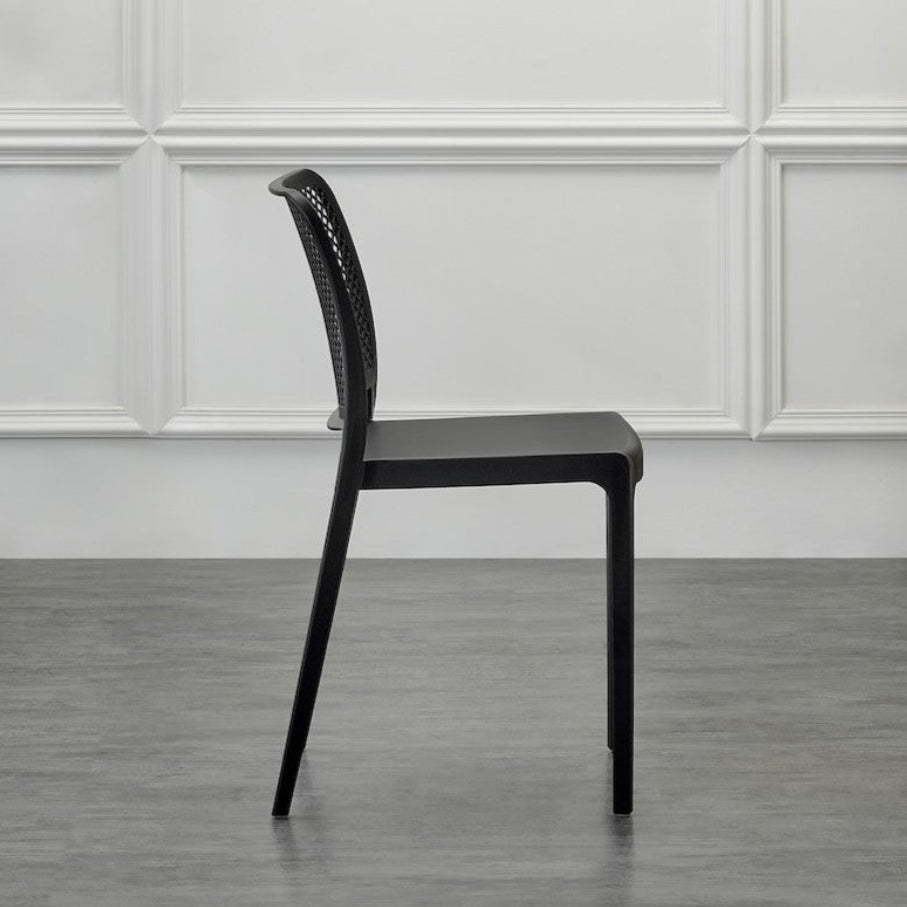 Silla Manhattan, Negra, con Espaldar en Rejilla y Diseño Minimalista