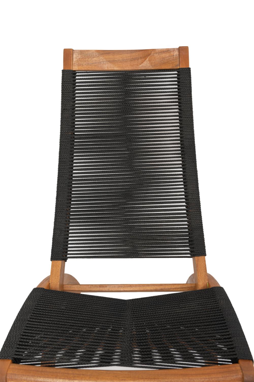 Silla plegable Lomy en madera de acacia con cuerdas negro y beige - en ambiente