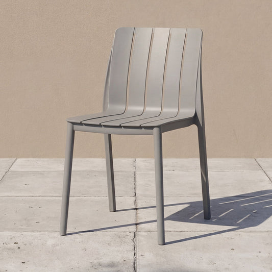Silla Alice, Color Gris Oscuro, con Espaldar y Diseño Minimalista