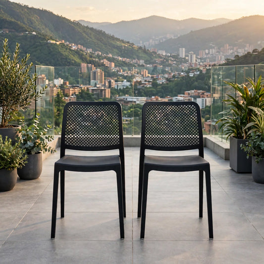 Set de 2 Sillas Manhattan, Negra, con Espaldar en Rejilla y Diseño Minimalista