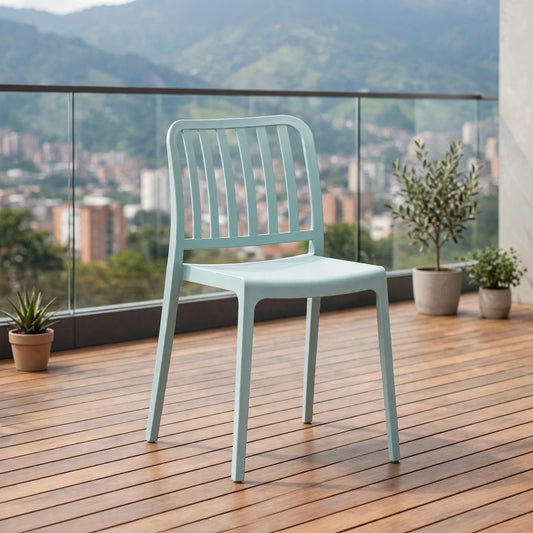Silla Brooklyn, Color Azul Claro, con Espaldar en Rayas y Diseño Minimalista