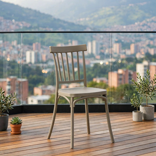 Silla Claus, Color Taupe, con Espaldar y Diseño Minimalista