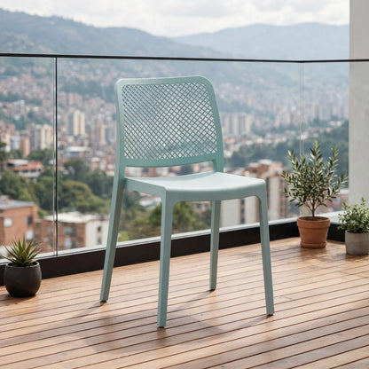 Silla Manhattan, Azul Claro, con Espaldar en Rejilla y Diseño Minimalista